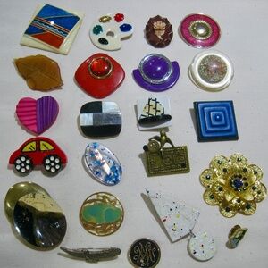 Mix Lot of 19 and Plus of Lucite, Ceramic Wood Vintage Brooches.